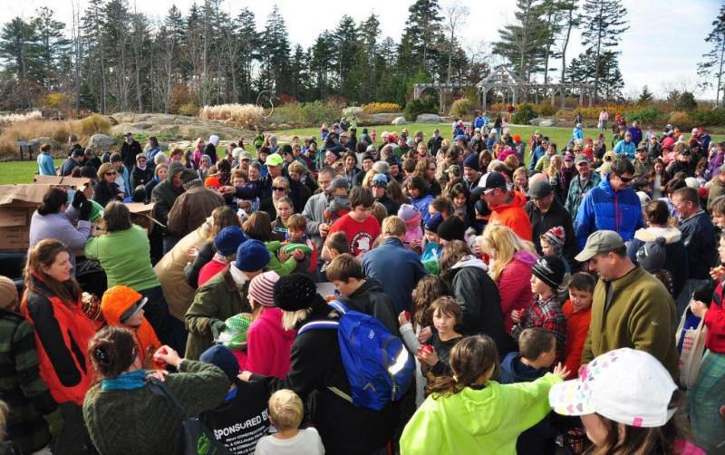 During Coastal Maine Botanical Gardens' November 17 Frozen Turkey Hunt, winners will receive their prizes of turkeys and other foods for the Thanksgiving table. One lucky winner will receive 150 gallons of fuel oil from Dead River Company; another will receive a cord of wood. Courtesy of William Cullina During Coastal Maine Botanical Gardens' November 17 Frozen Turkey Hunt, winners will receive their prizes of turkeys and other foods for the Thanksgiving table. One lucky winner will receive 150 gallons of fuel oil from Dead River Company; another will receive a cord of wood. Courtesy of William Cullina