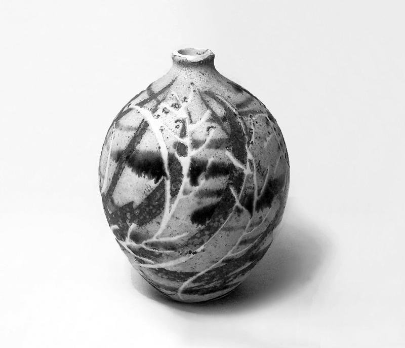 An award winning Egg Vase by Weston Andersen with lip decorated by daughter Gerda Andersen. Courtesy of Mackenzie Andersen Weston Andersen & Gerda Andersen