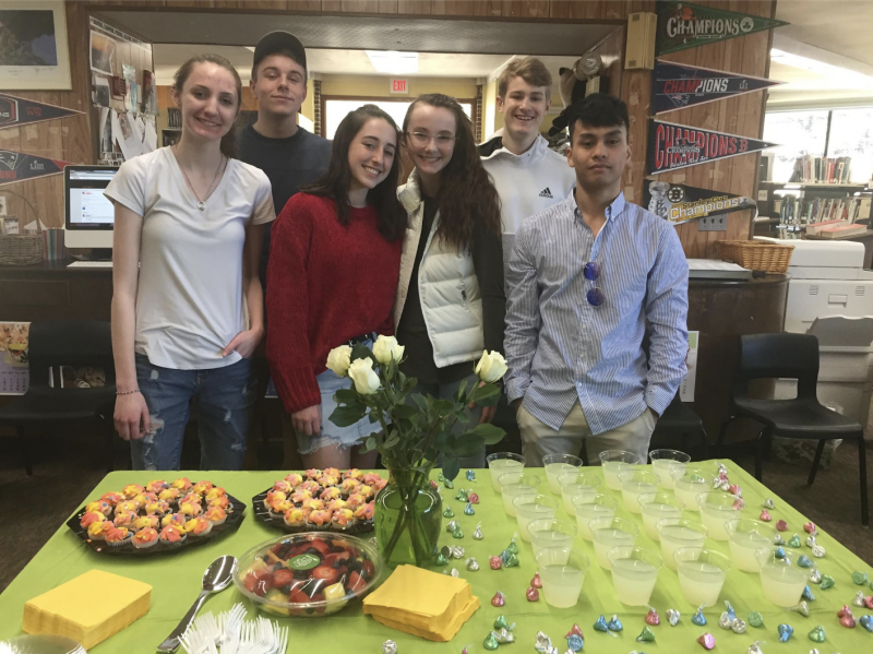 Students ready to welcome people to Prepping for Prom. Courtesy of Debra Pooler