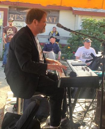 Bob Colwell plays keyboards with Eric Green and The Boneheads. LISA KRISTOFF/Boothbay Register